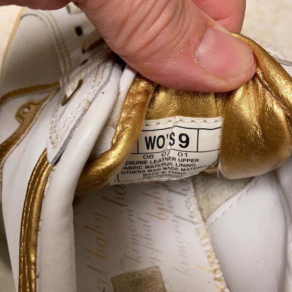 Baby Phat vintage white shoes 9 gold trim with cat and crystal eye - Picture 3 of 7